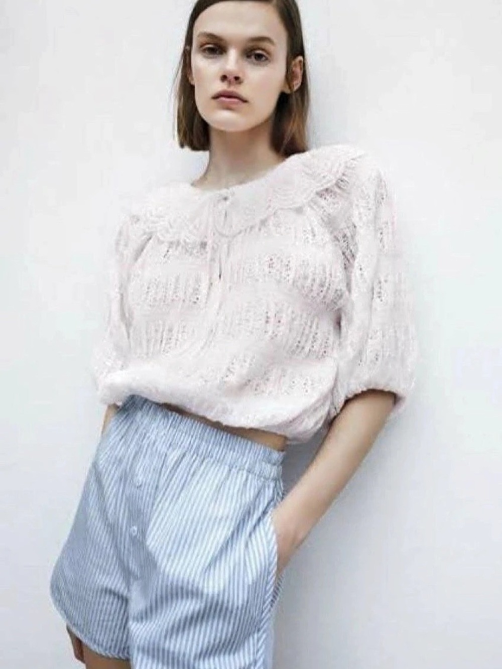 Zara White Textured Puff Sleeve blouse
bib collar Size L